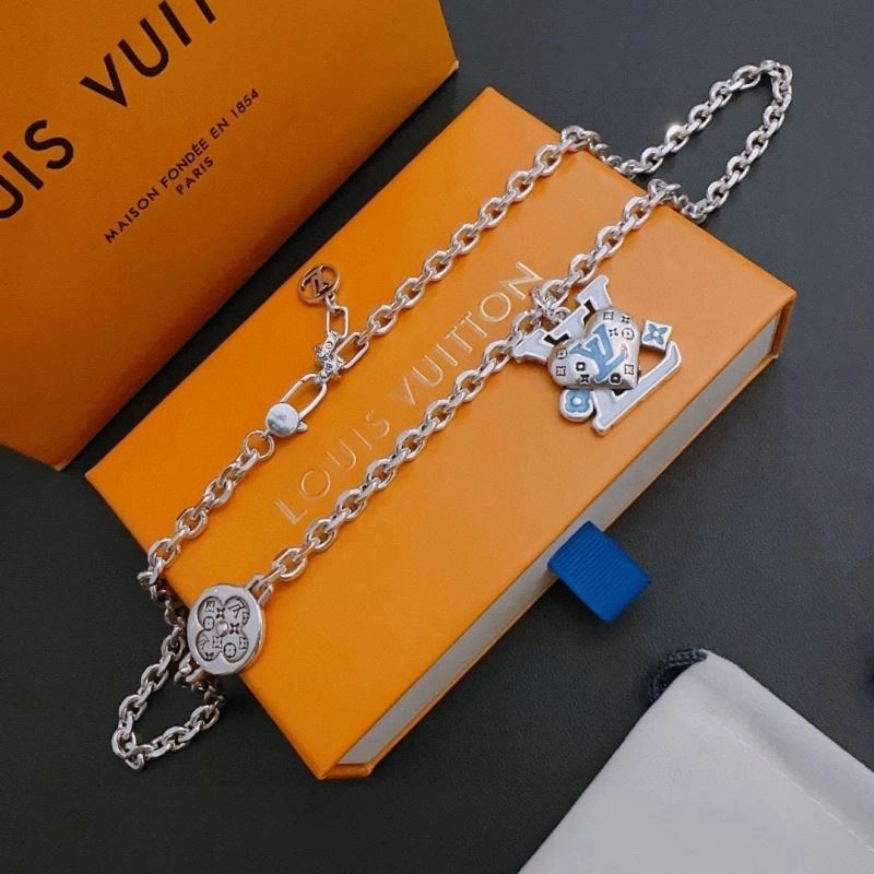 Louis Vuitton Necklaces Sporty 251637