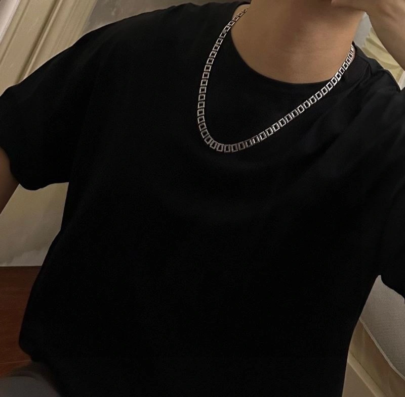 Louis Vuitton Necklaces Sporty 251648