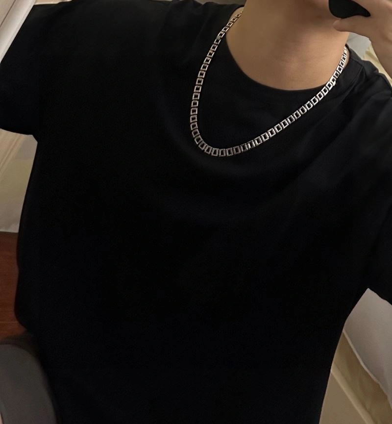 Louis Vuitton Necklaces Sporty 251648