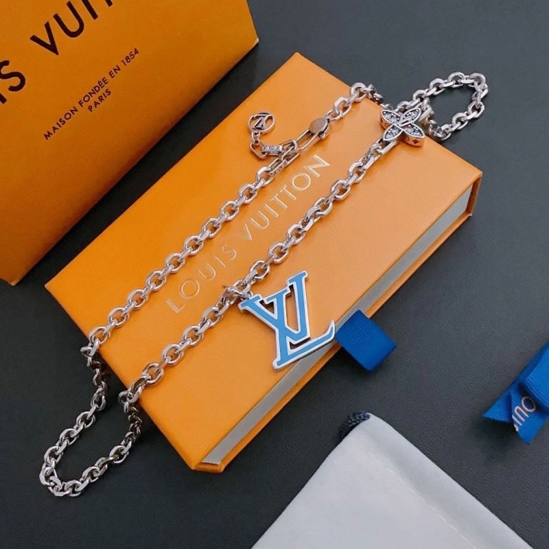 EyeCatching Louis Vuitton Necklaces 251653