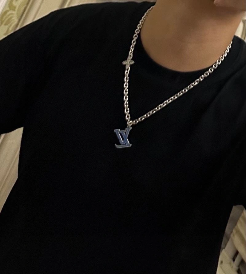 EyeCatching Louis Vuitton Necklaces 251653