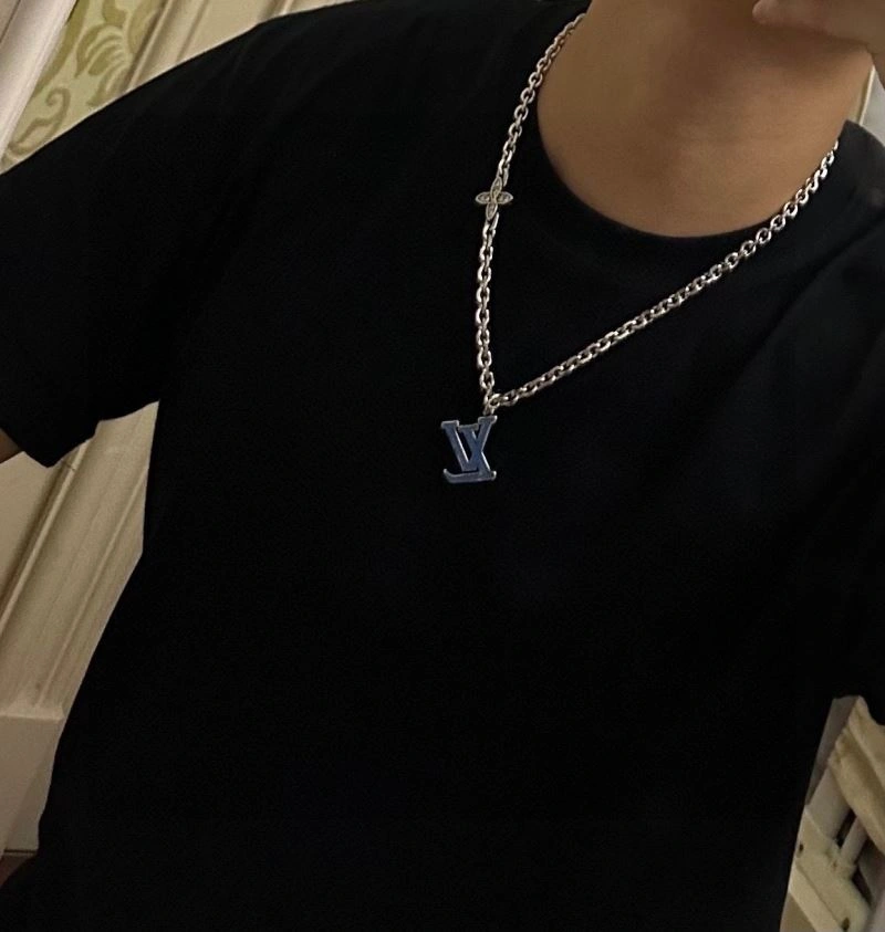 EyeCatching Louis Vuitton Necklaces 251653