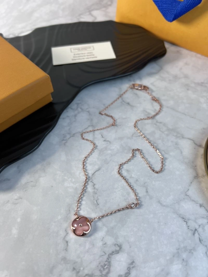Packable Louis Vuitton Necklaces 251634