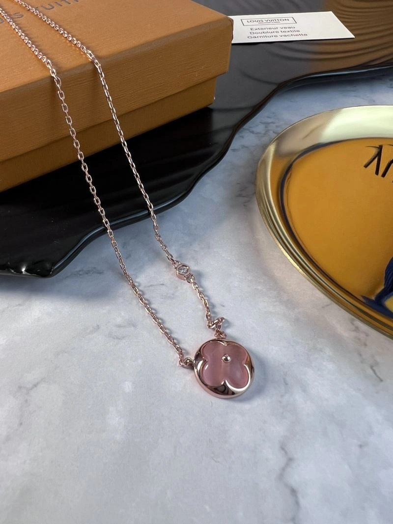 Packable Louis Vuitton Necklaces 251634