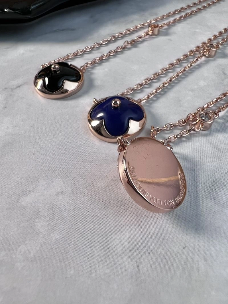 Packable Louis Vuitton Necklaces 251634