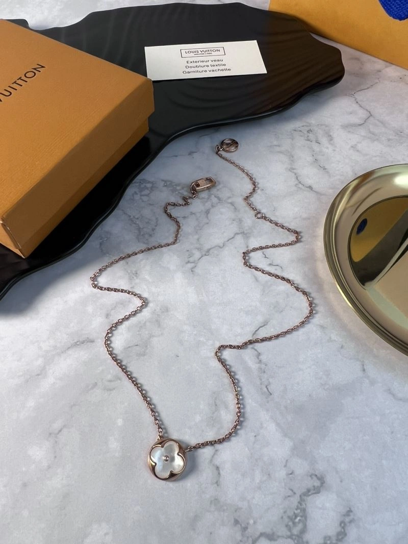 Sophisticated Louis Vuitton Necklaces 251633