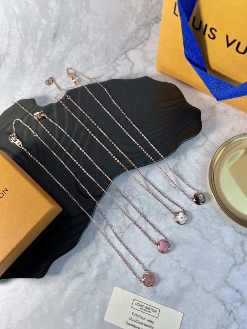 Sophisticated Louis Vuitton Necklaces 251633