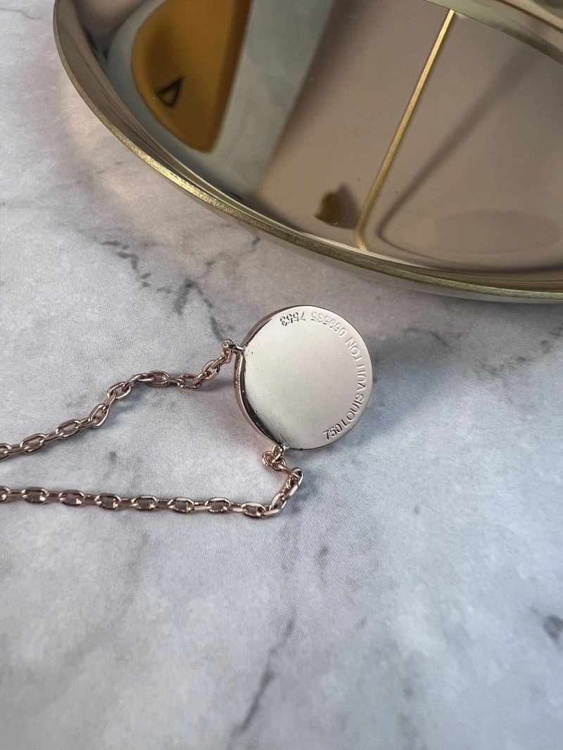 Sophisticated Louis Vuitton Necklaces 251633