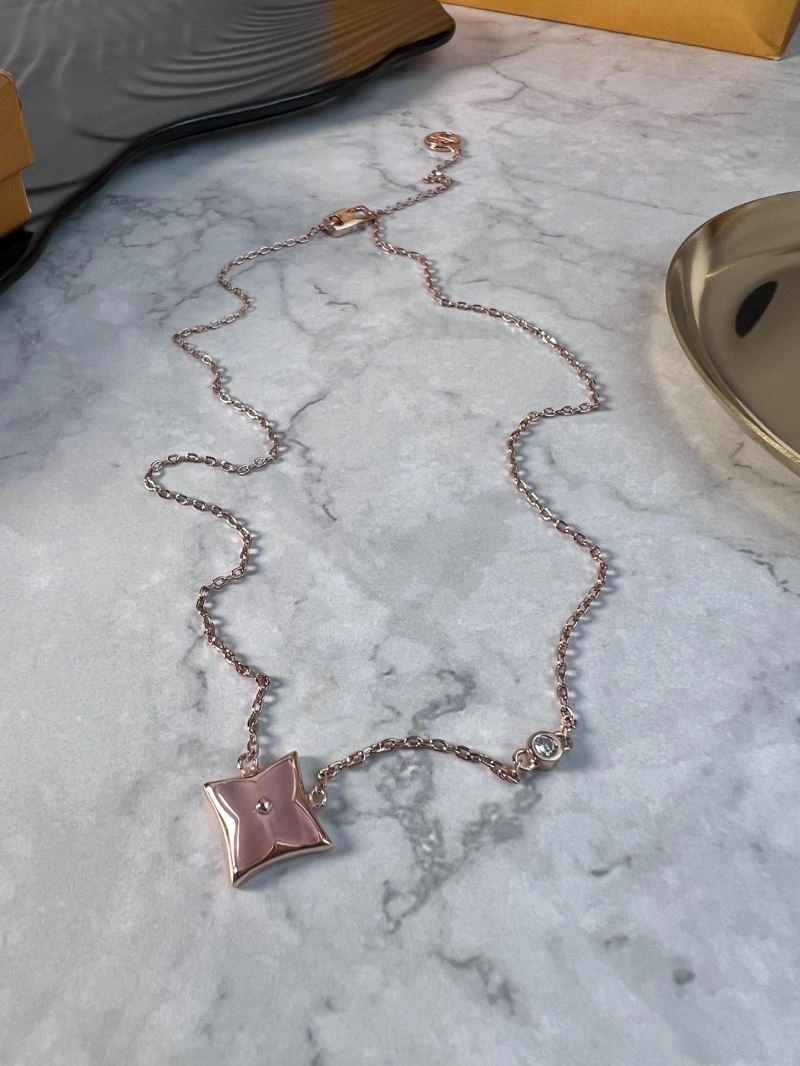 Resilient Louis Vuitton Necklaces 251632