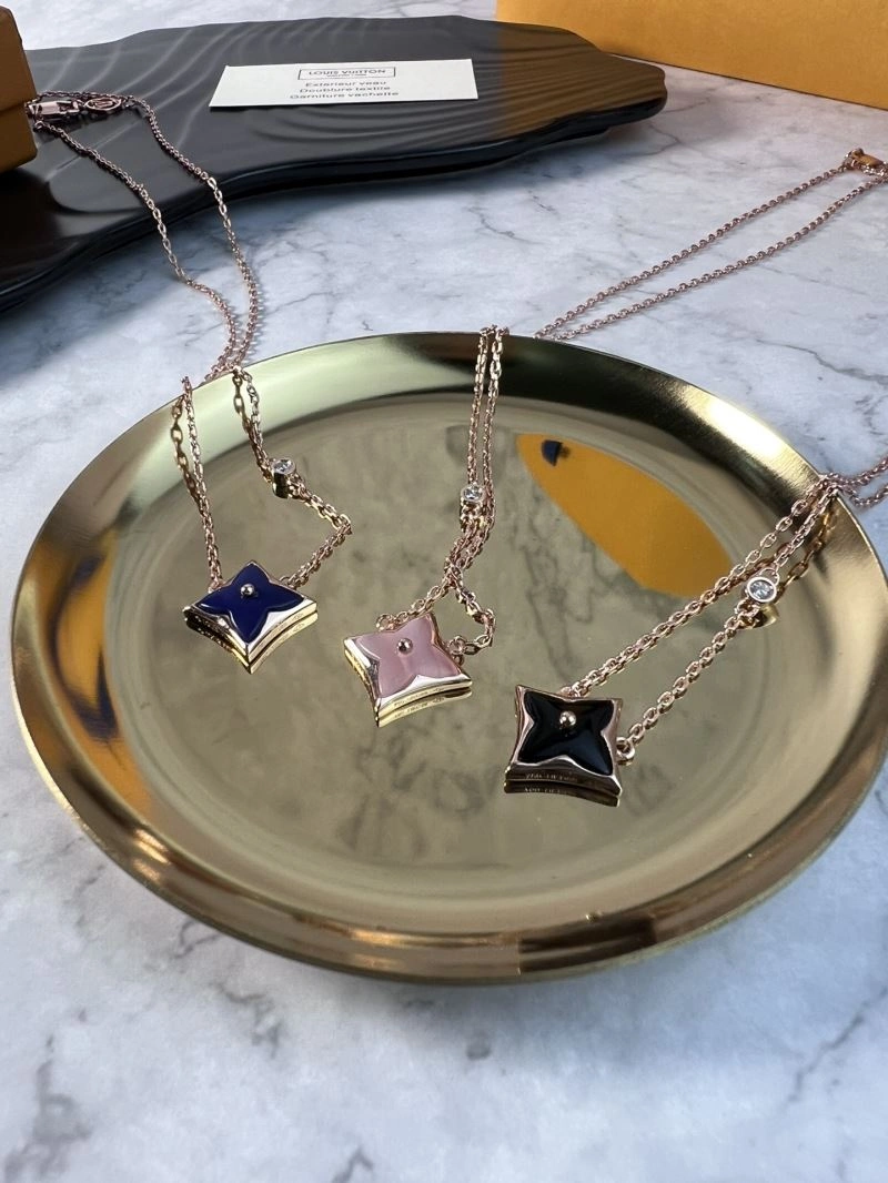 Resilient Louis Vuitton Necklaces 251632