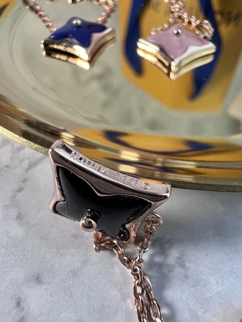 Resilient Louis Vuitton Necklaces 251632
