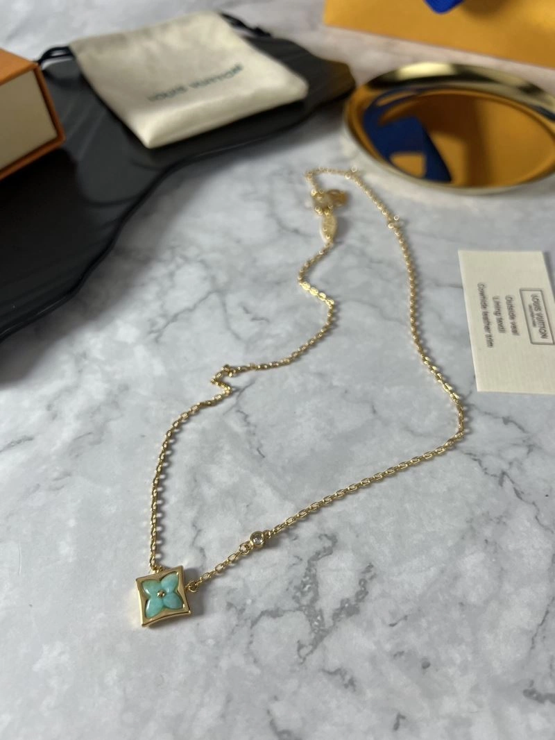 Louis Vuitton Necklaces Effortless 251524