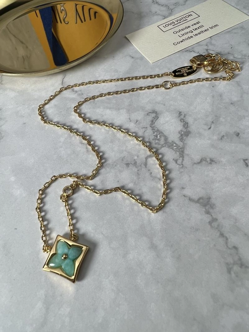 Louis Vuitton Necklaces Effortless 251524