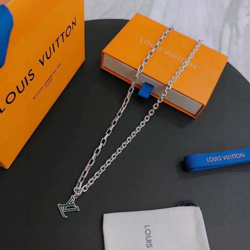 Louis Vuitton Necklaces WellDesigned 251537