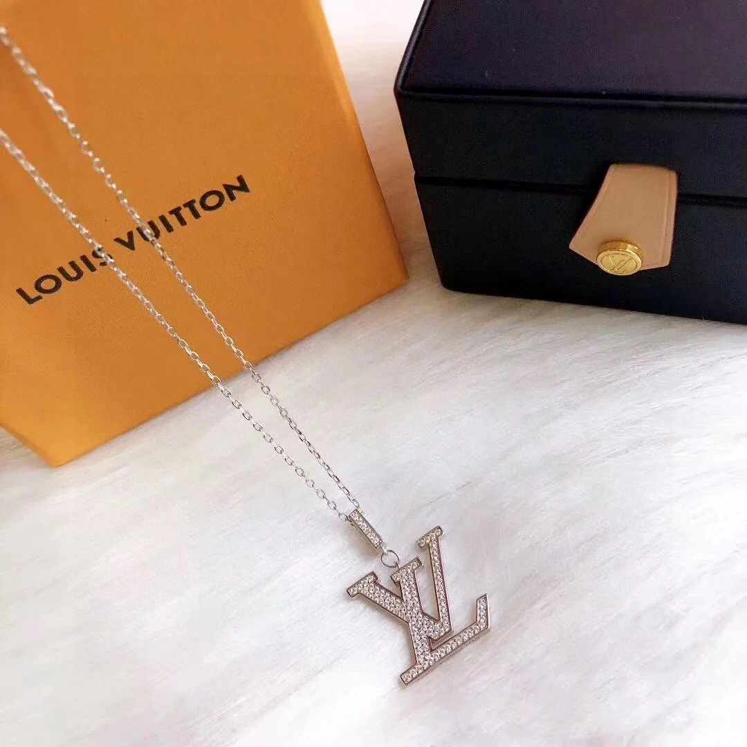 TechFriendly Louis Vuitton Necklaces 251521