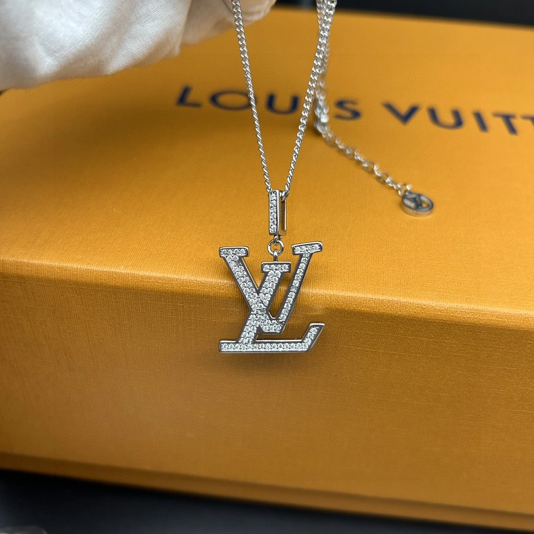 TechFriendly Louis Vuitton Necklaces 251521