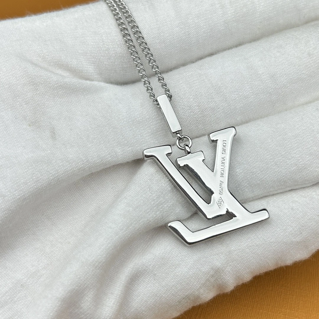 TechFriendly Louis Vuitton Necklaces 251521