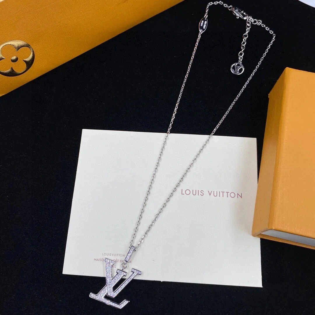 TechFriendly Louis Vuitton Necklaces 251521