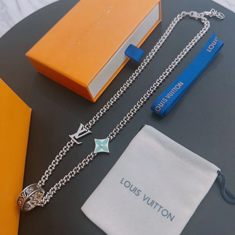 Affordable Louis Vuitton Necklaces 251538