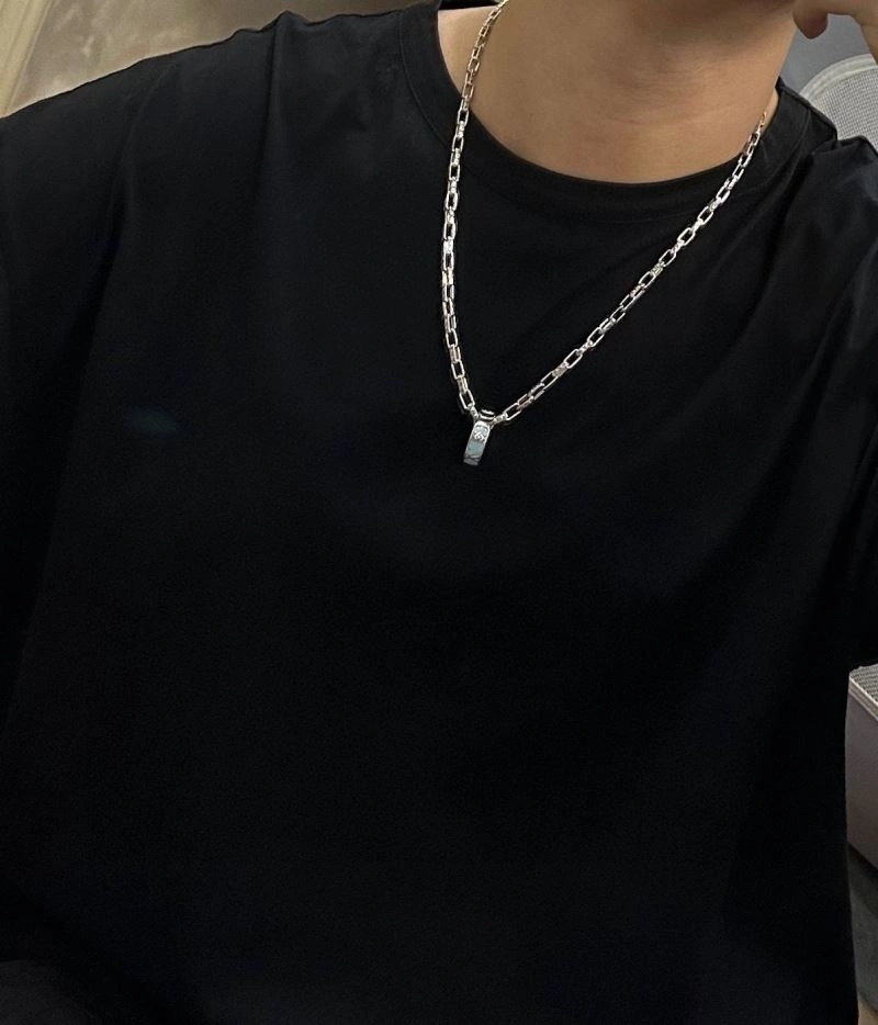 FastDry Louis Vuitton Necklaces 251540