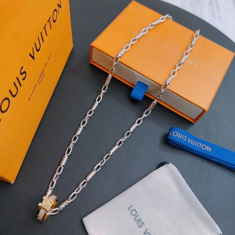 Supportive Louis Vuitton Necklaces 251529