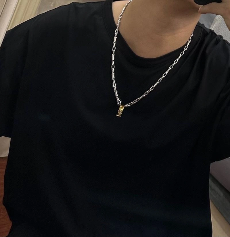 Supportive Louis Vuitton Necklaces 251529