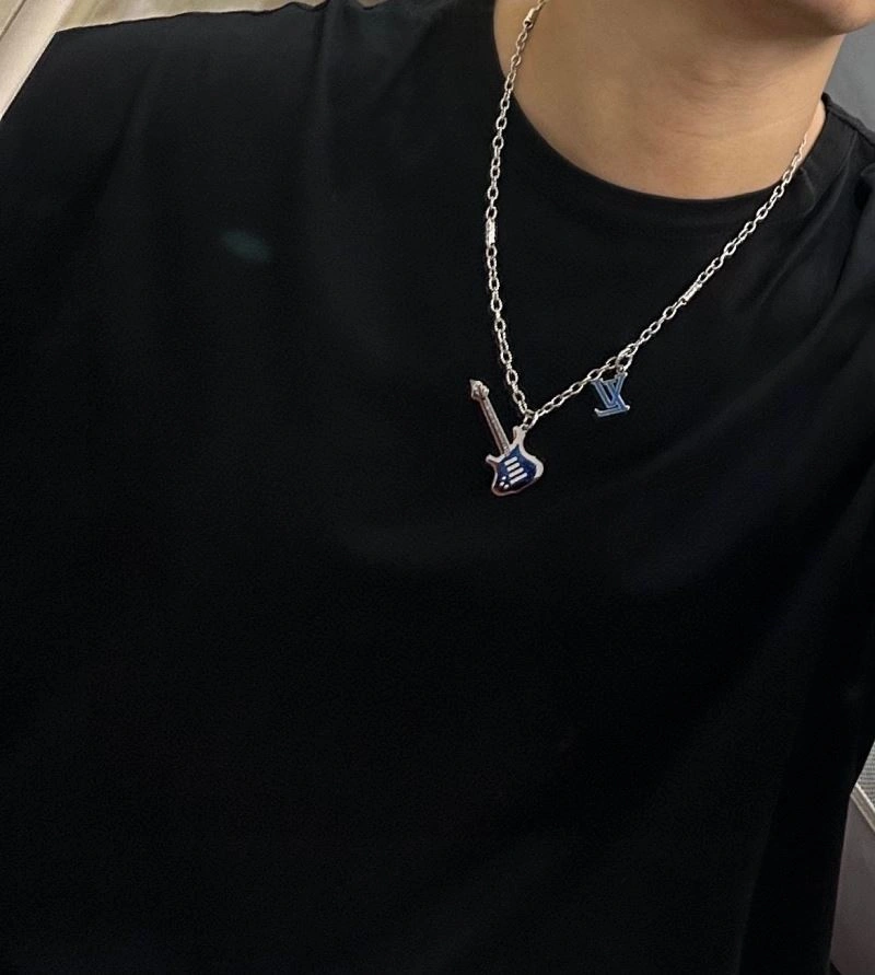 Contemporary Louis Vuitton Necklaces 251535