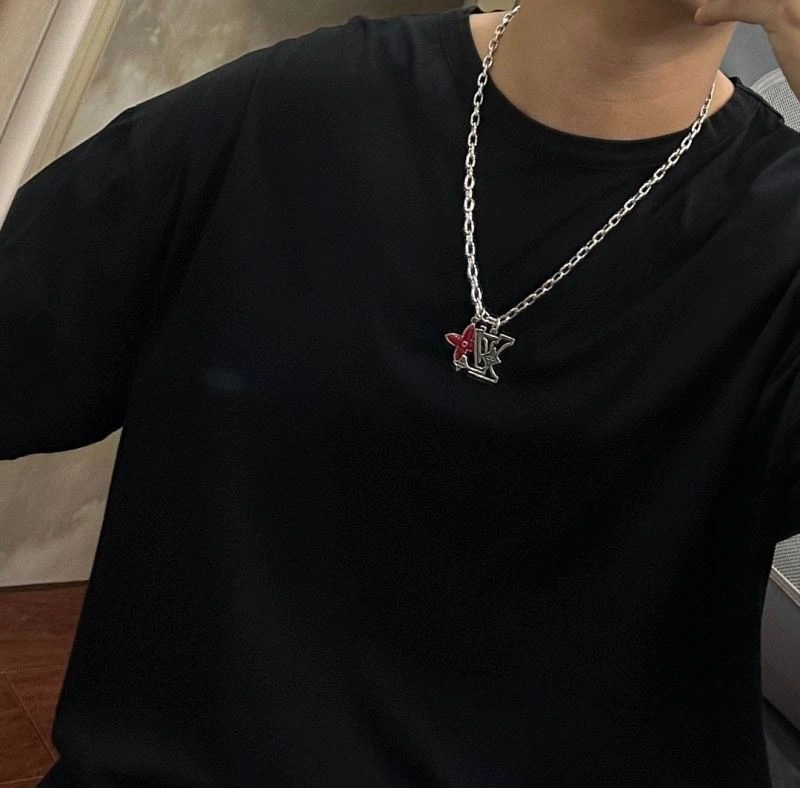Louis Vuitton Necklaces Youthful 251513
