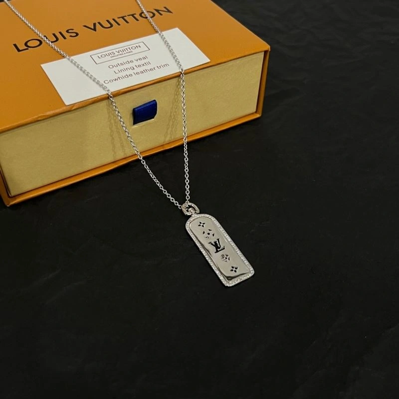Bright Louis Vuitton Necklaces 251511