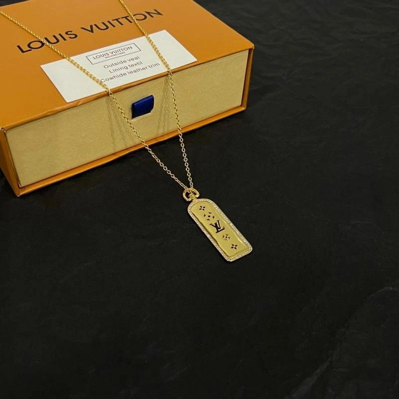 Louis Vuitton Necklaces DailyWear 251481