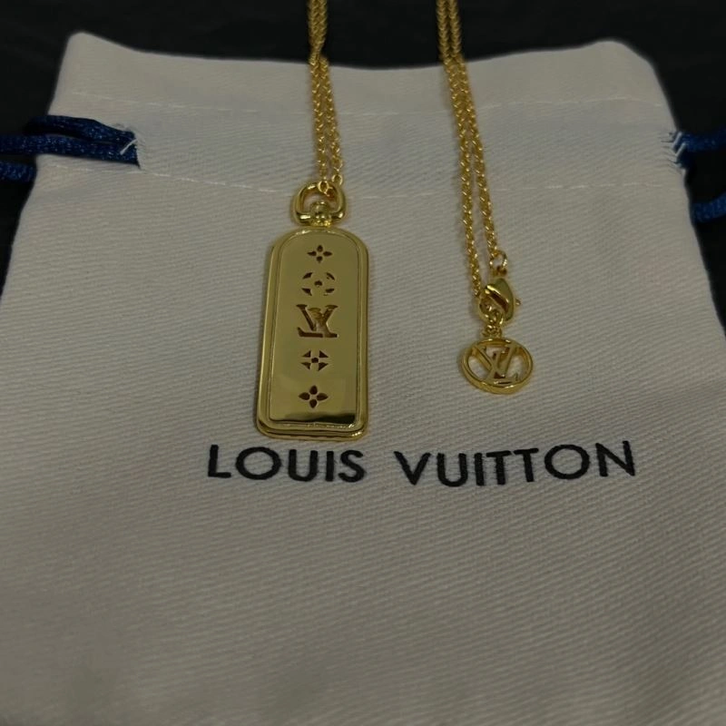 Louis Vuitton Necklaces DailyWear 251481