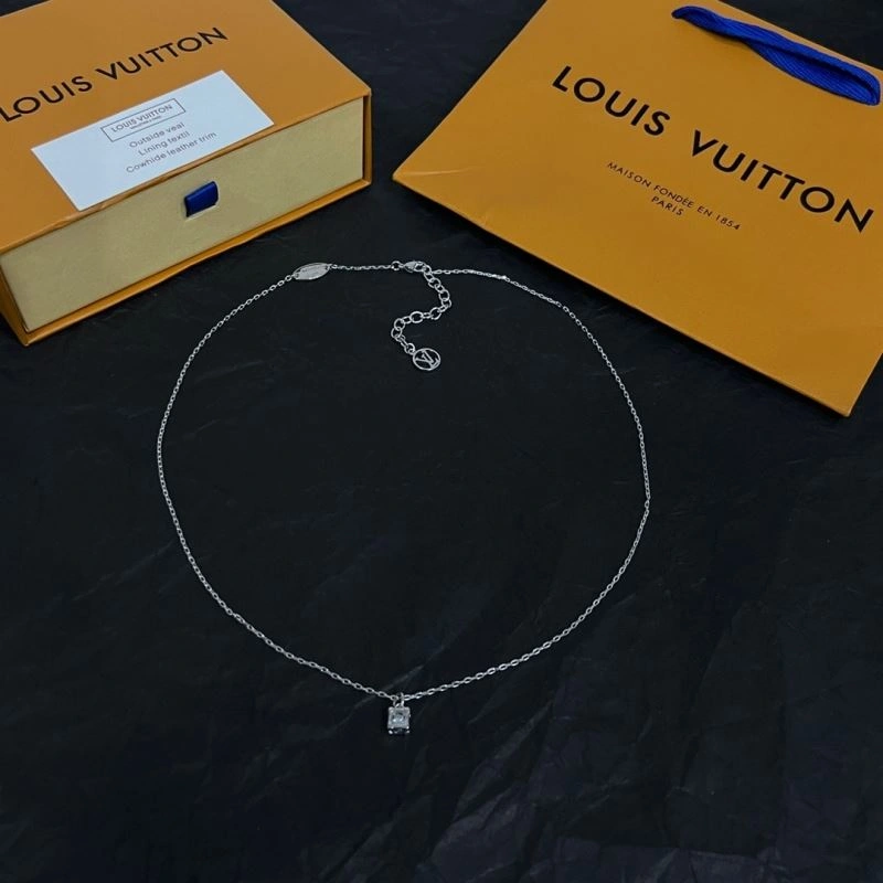 Comfortable Louis Vuitton Necklaces 251482