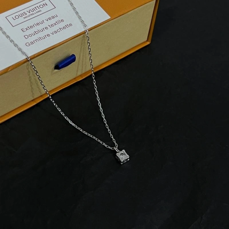 Comfortable Louis Vuitton Necklaces 251482