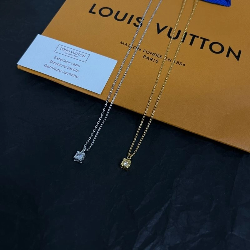 Louis Vuitton Necklaces Elegant 251477