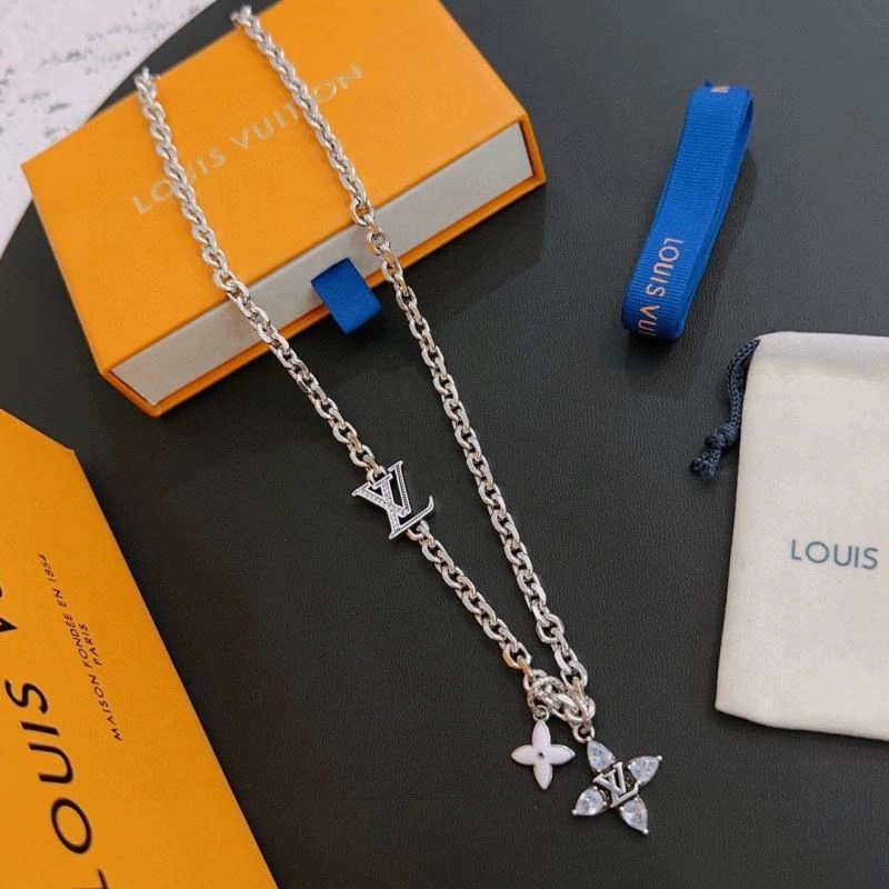 Comfortable Louis Vuitton Necklaces 251478