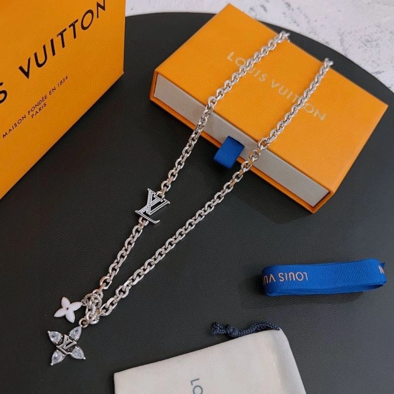 Comfortable Louis Vuitton Necklaces 251478