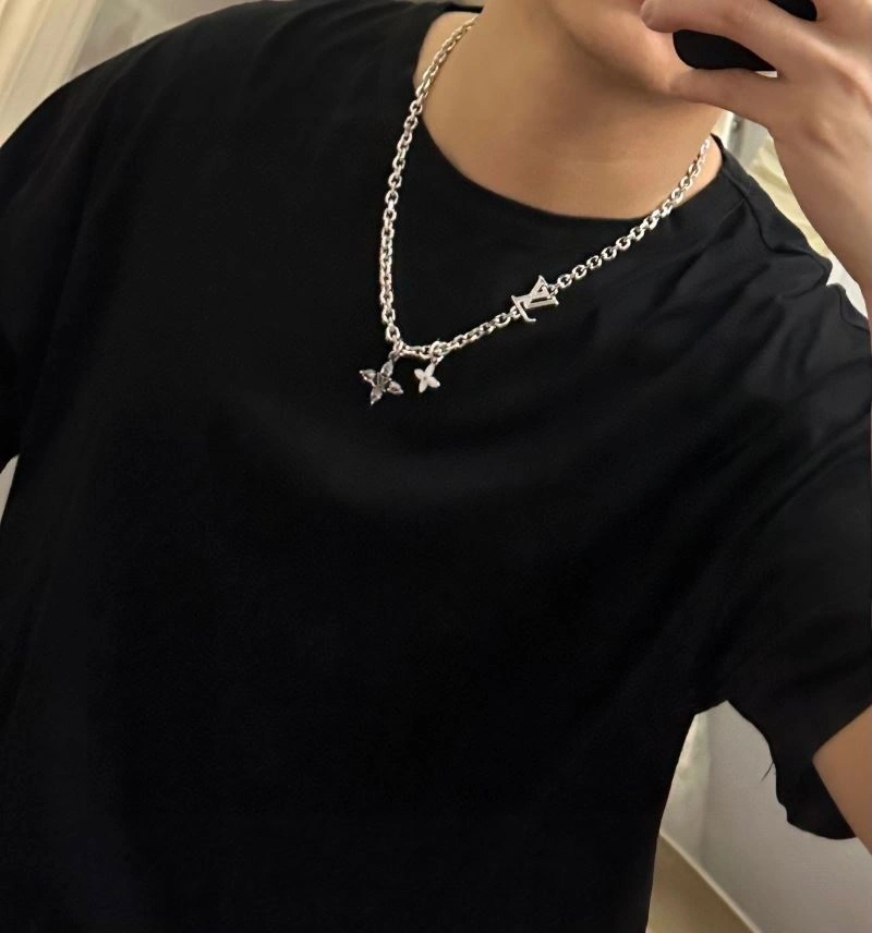 Comfortable Louis Vuitton Necklaces 251478