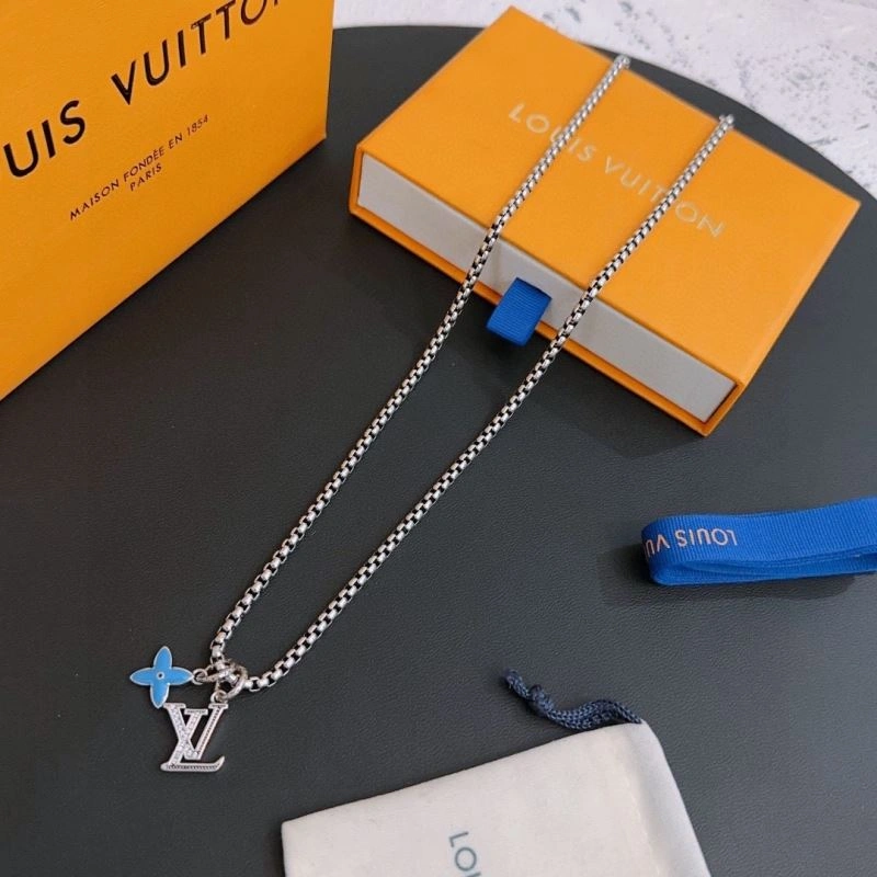 Louis Vuitton Necklaces WrinkleFree 251507