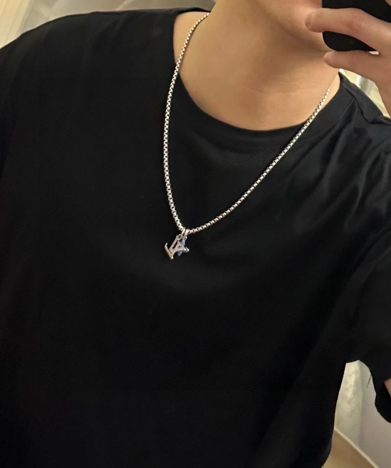 Louis Vuitton Necklaces WrinkleFree 251507