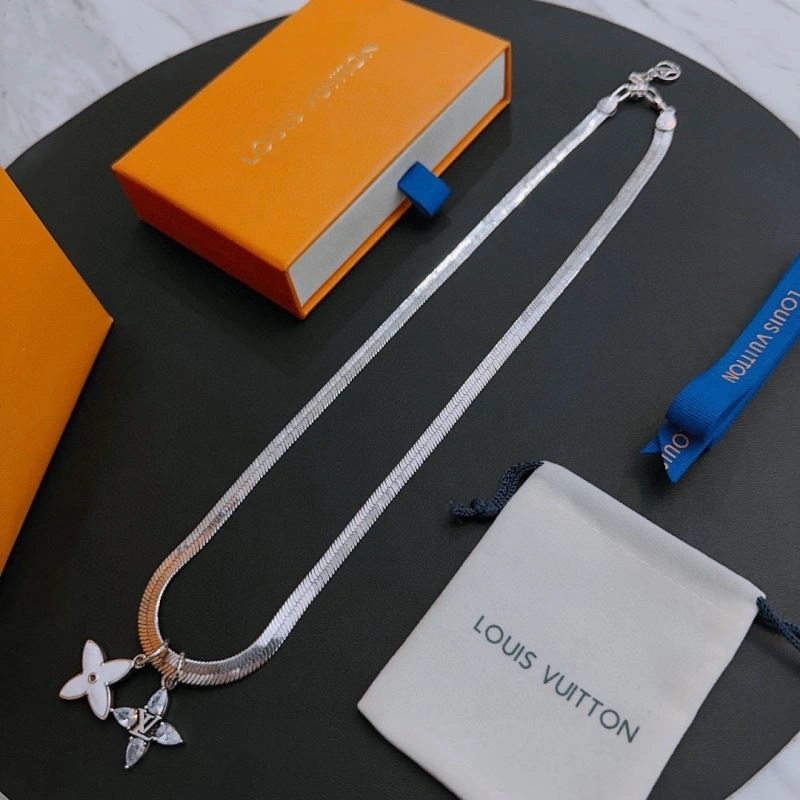 Louis Vuitton Necklaces SunProtective 251500