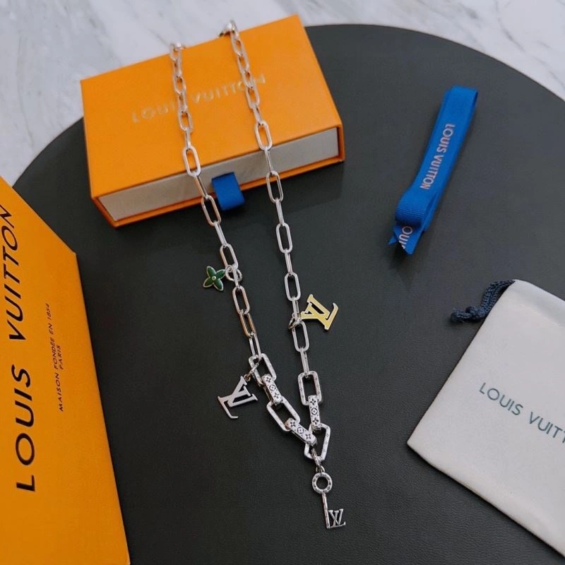 Chic Louis Vuitton Necklaces 251496