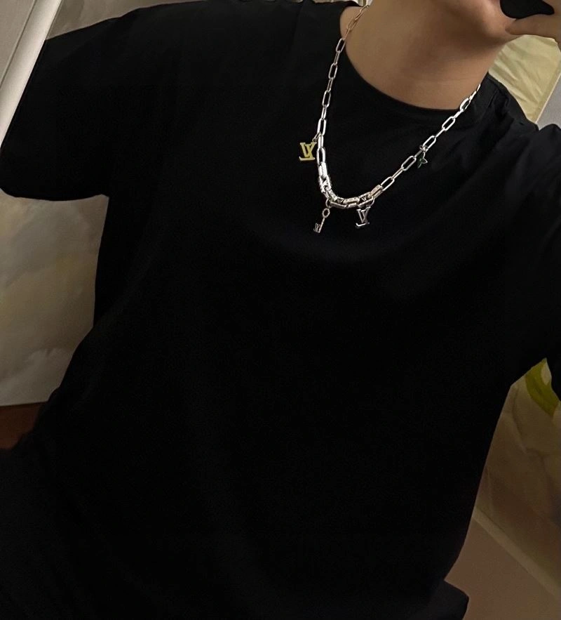 Chic Louis Vuitton Necklaces 251496