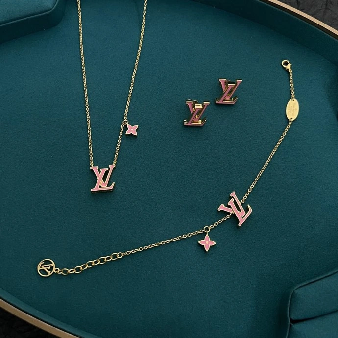 Louis Vuitton Necklaces AllSeason 251509
