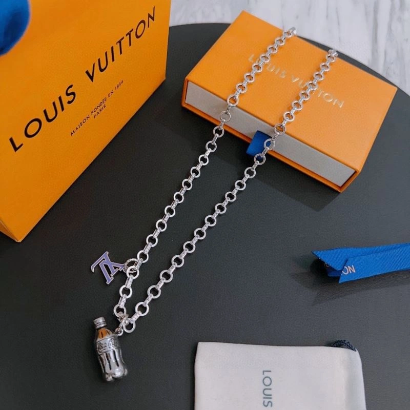 Flexible Louis Vuitton Necklaces 251498