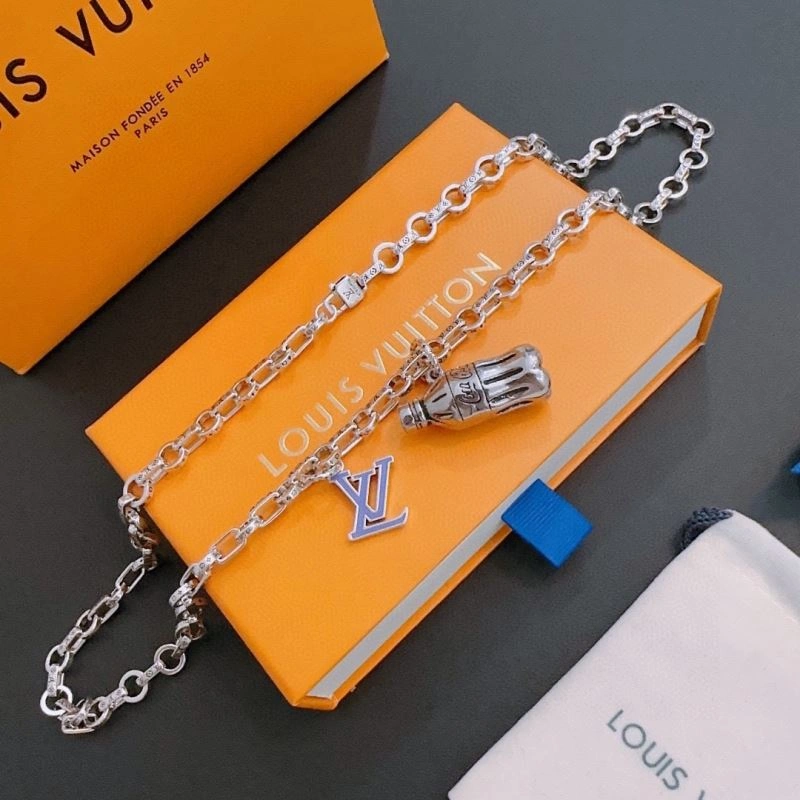 Flexible Louis Vuitton Necklaces 251498