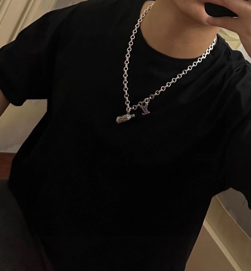 Flexible Louis Vuitton Necklaces 251498