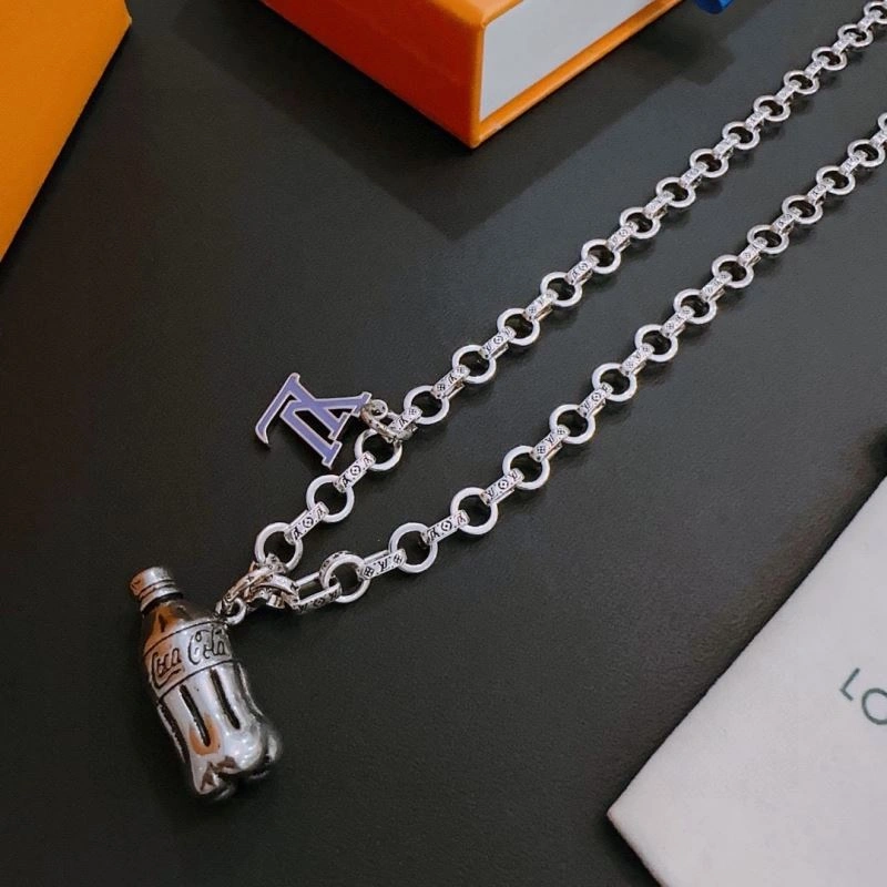 Flexible Louis Vuitton Necklaces 251498