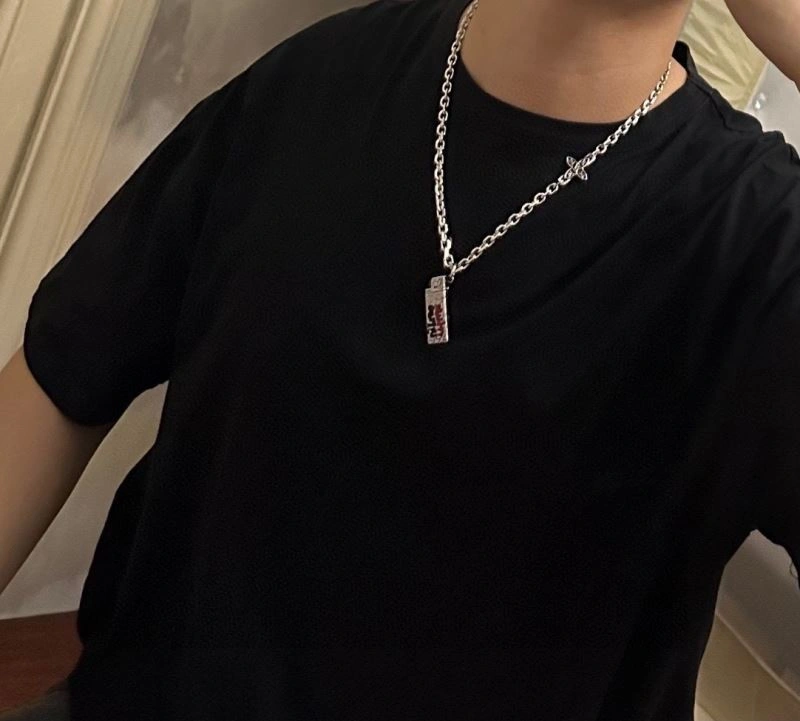 Packable Louis Vuitton Necklaces 251489