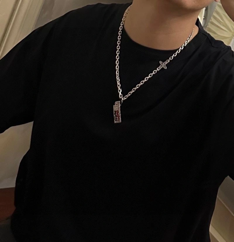 Packable Louis Vuitton Necklaces 251489
