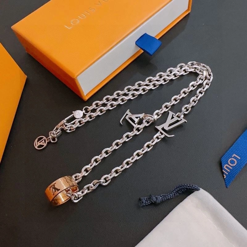 Comfortable Louis Vuitton Necklaces 251493
